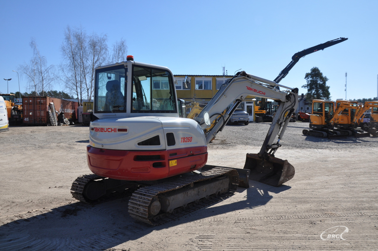 Takeuchi TB260 - Гусеничный экскаватор: фото 5 Takeuchi TB260 - Гусеничный экскаватор: фото 5