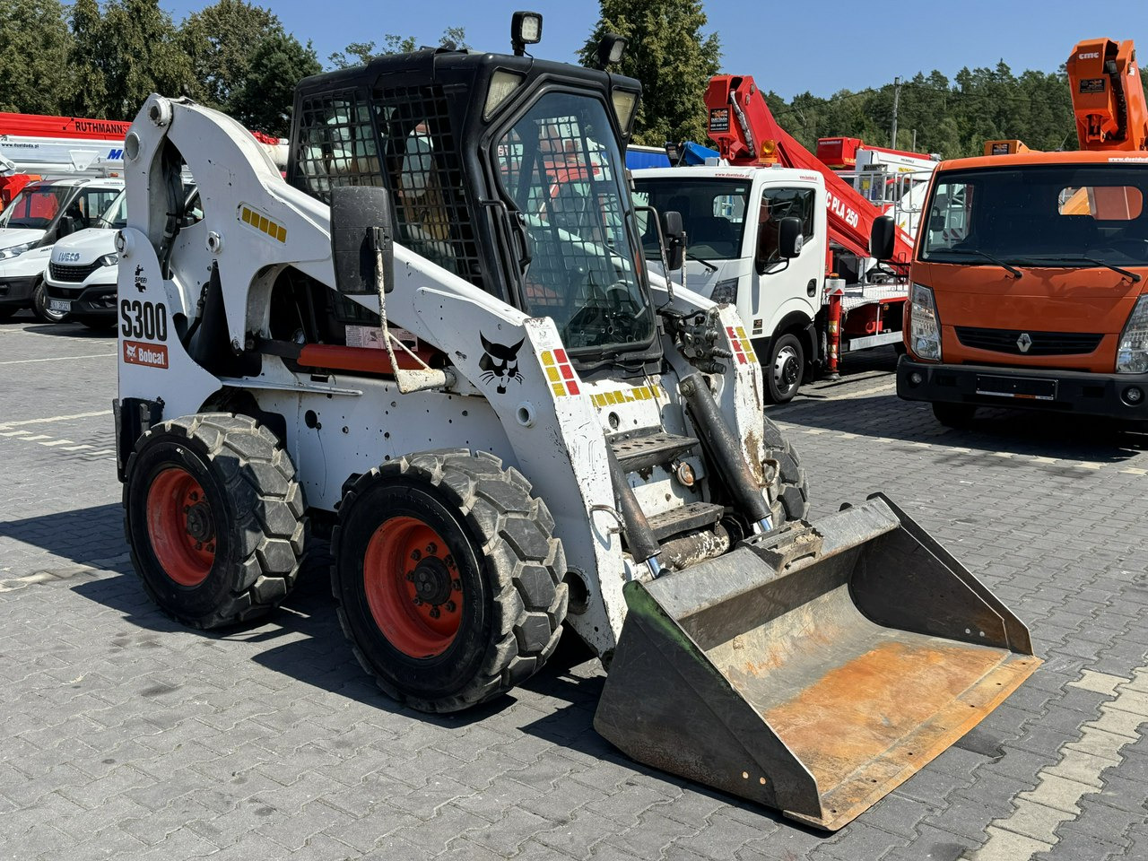 Bobcat S300 Joystick Mini Ładowarka Waga 3692kg - Мини-погрузчик с бортовым поворотом: фото 3 Bobcat S300 Joystick Mini Ładowarka Waga 3692kg - Мини-погрузчик с бортовым поворотом: фото 3