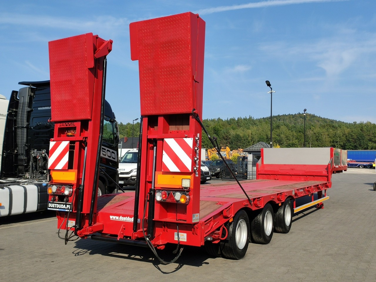 Низкорамный полуприцеп Bodex JANMIL Burtówka Laweta Niskopodłogowa Podczołgówka 3-Osie: фото 12