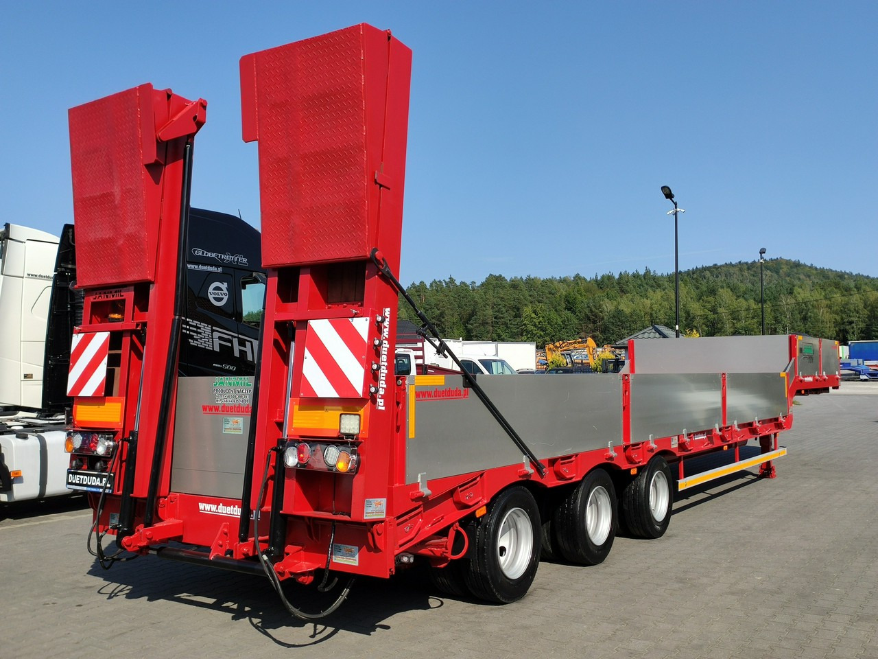 Низкорамный полуприцеп Bodex JANMIL Burtówka Laweta Niskopodłogowa Podczołgówka 3-Osie: фото 6