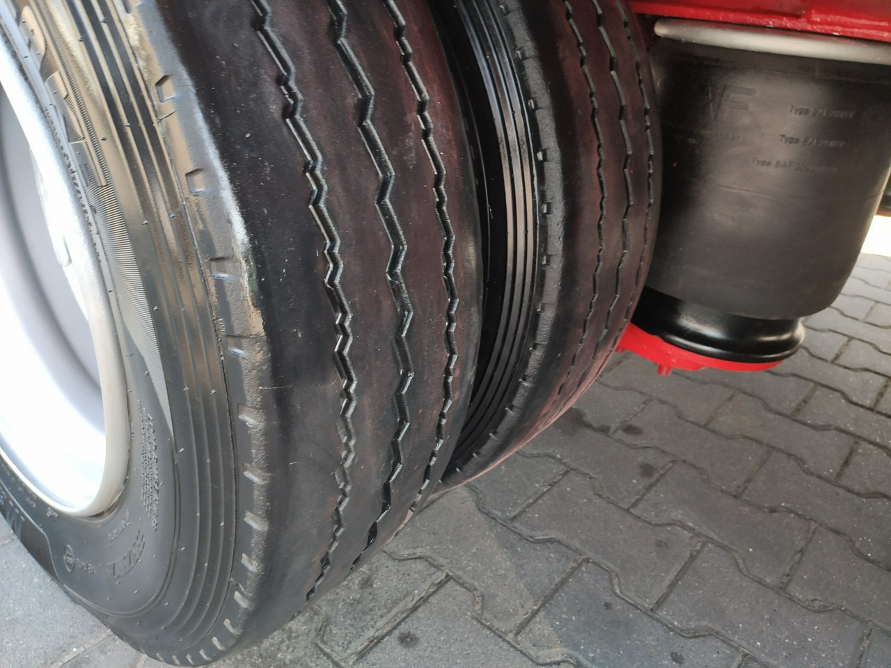 Низкорамный полуприцеп Bodex JANMIL Burtówka Laweta Niskopodłogowa Podczołgówka 3-Osie: фото 24