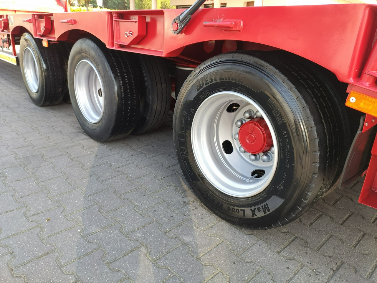 Низкорамный полуприцеп Bodex JANMIL Burtówka Laweta Niskopodłogowa Podczołgówka 3-Osie: фото 27