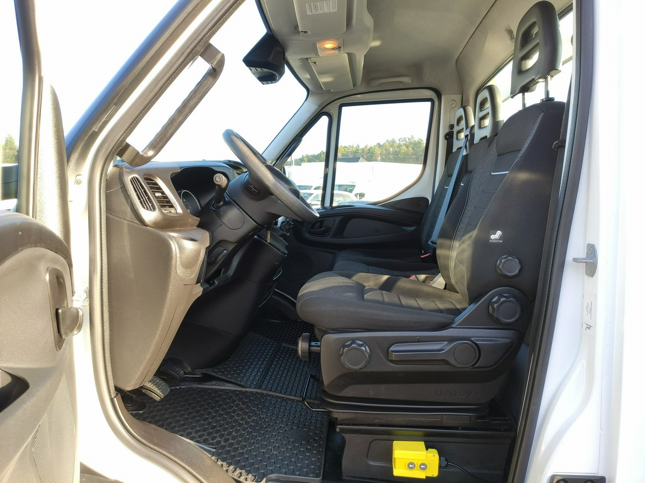 Малотоннажный самосвал Iveco Daily 35C16 V: фото 15