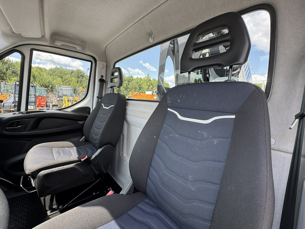 Грузовик с подъемником Iveco Daily 35S14: фото 29