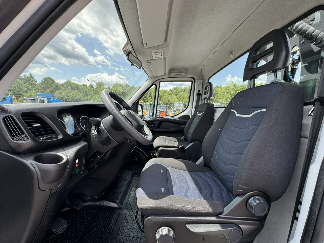 Грузовик с подъемником Iveco Daily 35S14: фото 25