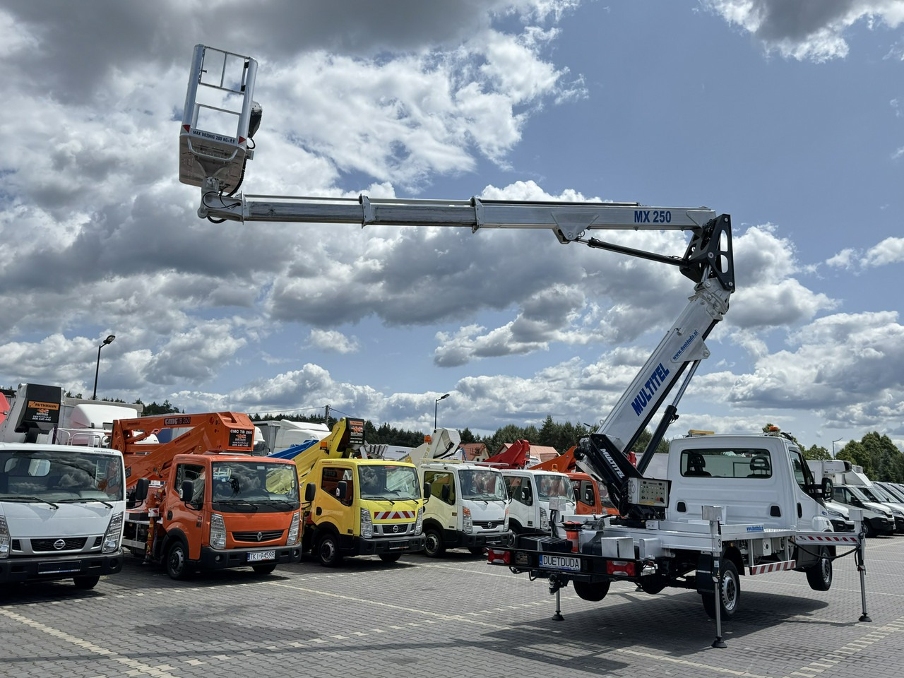 Грузовик с подъемником Iveco Daily 35S14: фото 23