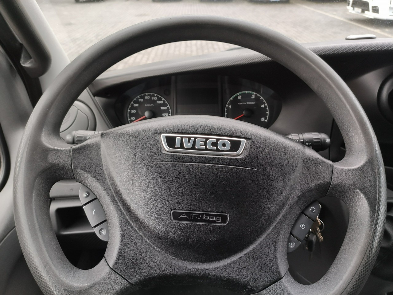 Тентованный фургон Iveco Daily 70C17 Firana Tył Drzwi Zadbany w Pełni Sprawny Super Stan: фото 20