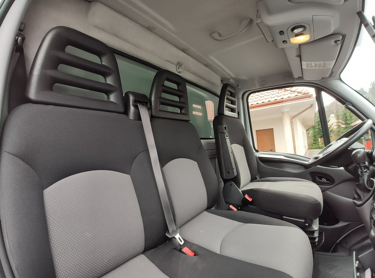 Тентованный фургон Iveco Daily 70C17 Firana Tył Drzwi Zadbany w Pełni Sprawny Super Stan: фото 17