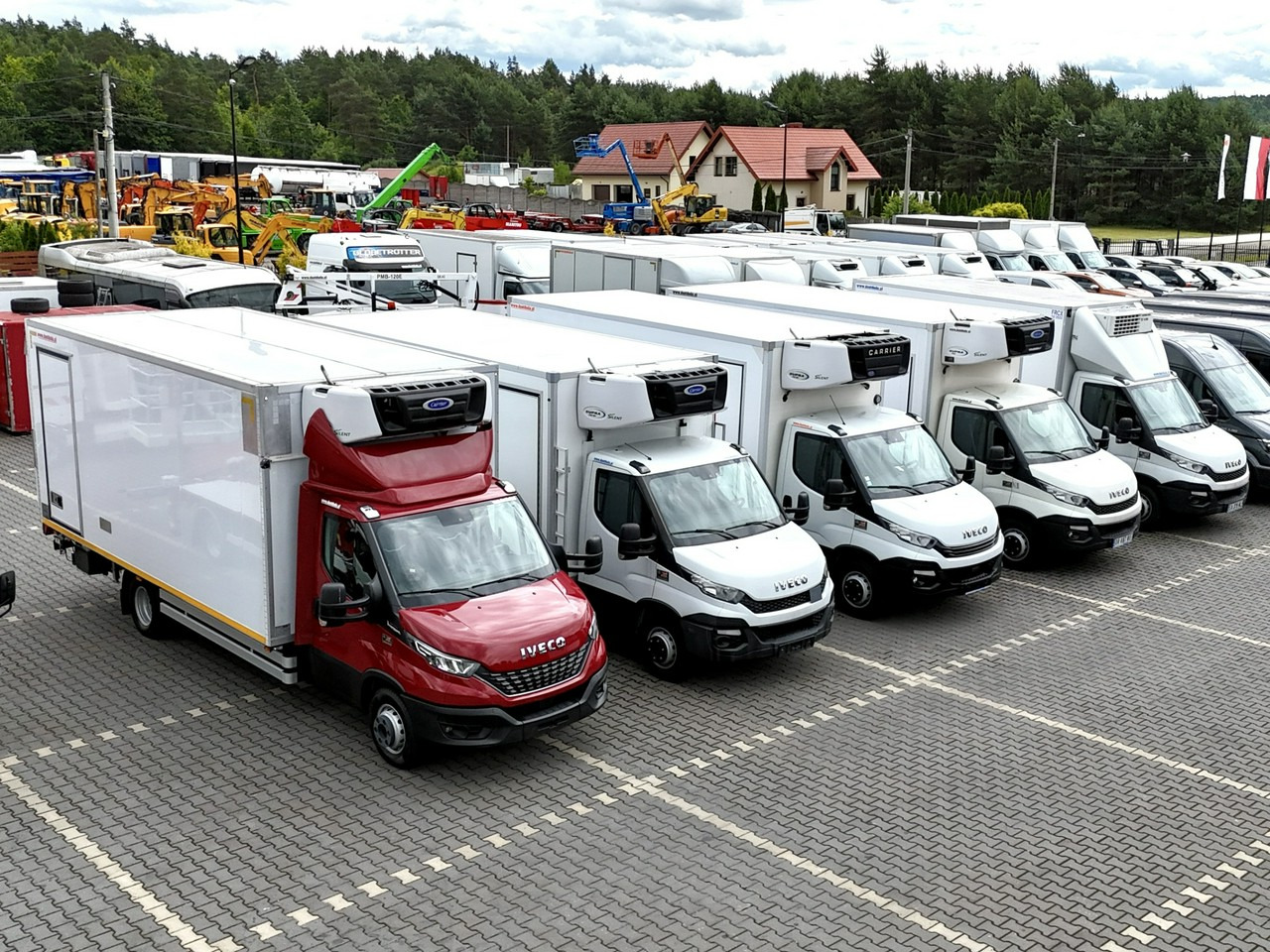 Iveco Daily 70C17 Mroźnia Agregat Carrier Supra 750 10-Palet + Winda - Фургон-рефрижератор: фото 1 Iveco Daily 70C17 Mroźnia Agregat Carrier Supra 750 10-Palet + Winda - Фургон-рефрижератор: фото 1