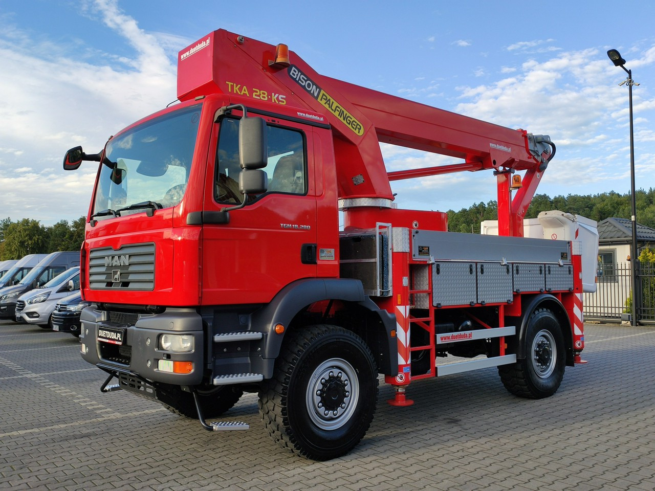 MAN TGM 18.280 4x4 Zwyżka Bison Palfinger TKA 28 Podnośnik Koszowy - Грузовик с подъемником: фото 1 MAN TGM 18.280 4x4 Zwyżka Bison Palfinger TKA 28 Podnośnik Koszowy - Грузовик с подъемником: фото 1