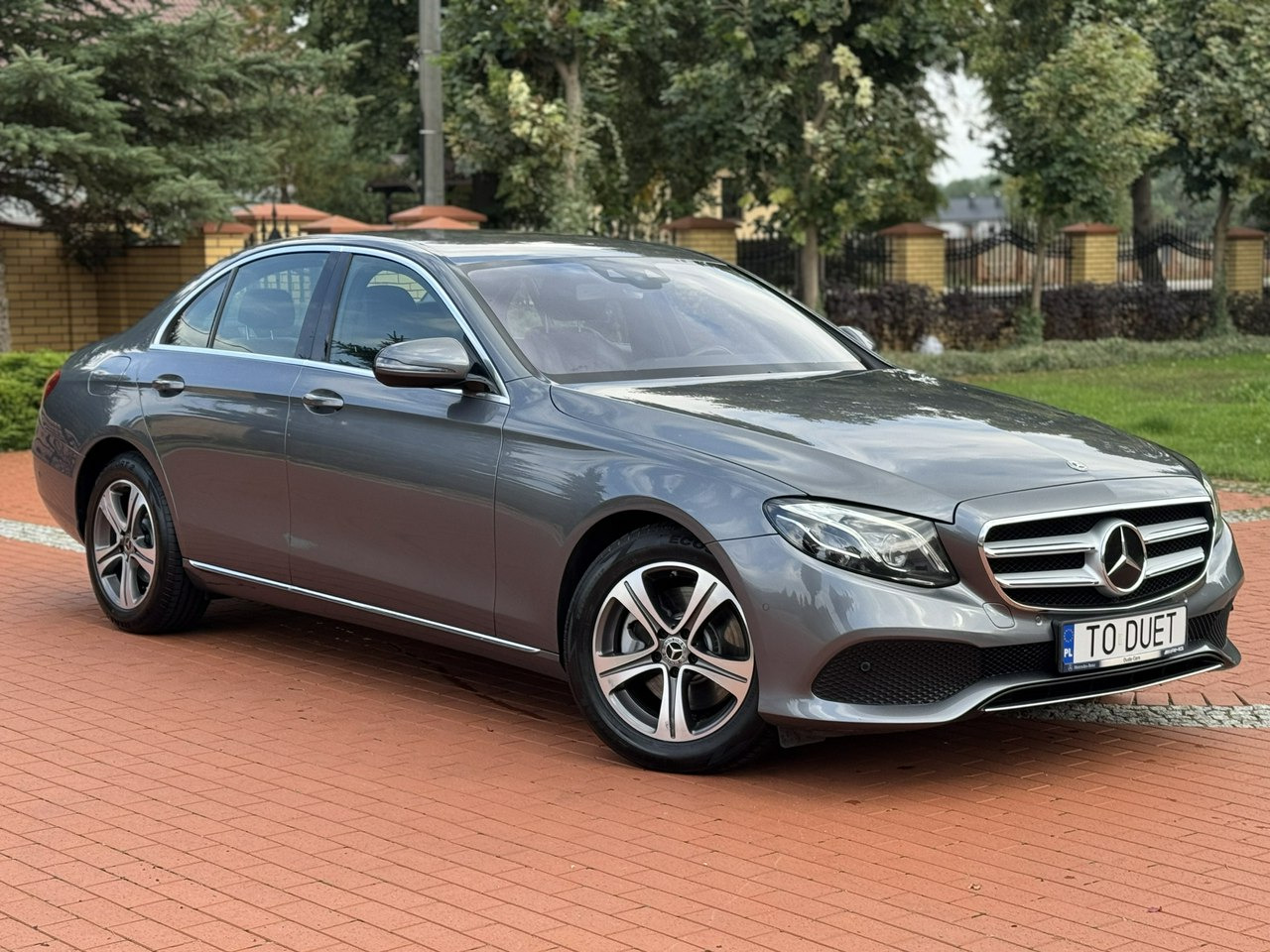 Mercedes E 220 - Седан: фото 4 Mercedes E 220 - Седан: фото 4