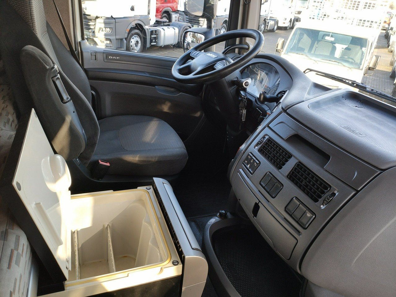 Тягач DAF XF 106.460 Euro 6 LowDeck Mega: фото 19