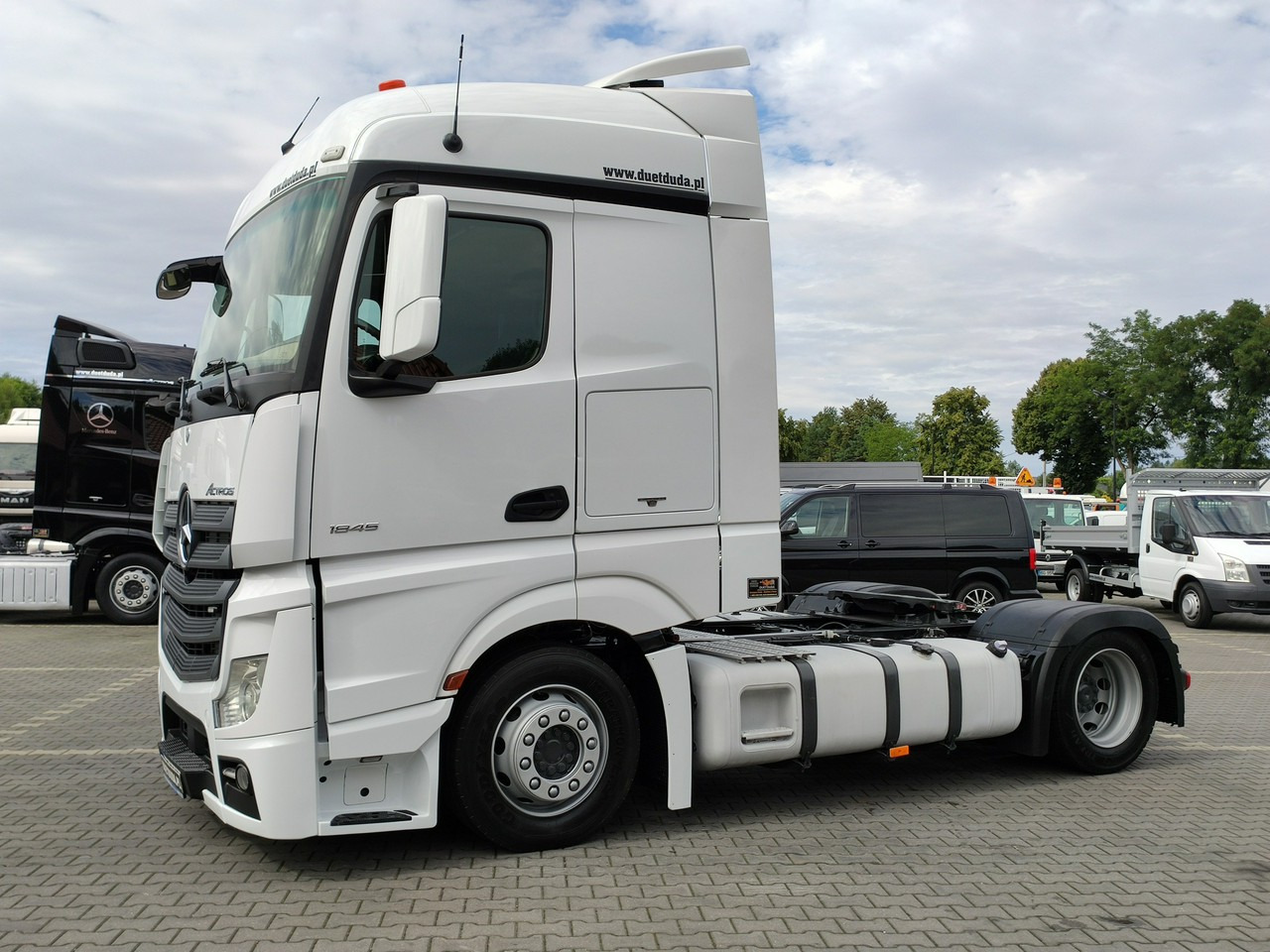 Mercedes ACTROS 1845 Euro 6 Low Deck Mega !!! - Тягач: фото 5 Mercedes ACTROS 1845 Euro 6 Low Deck Mega !!! - Тягач: фото 5