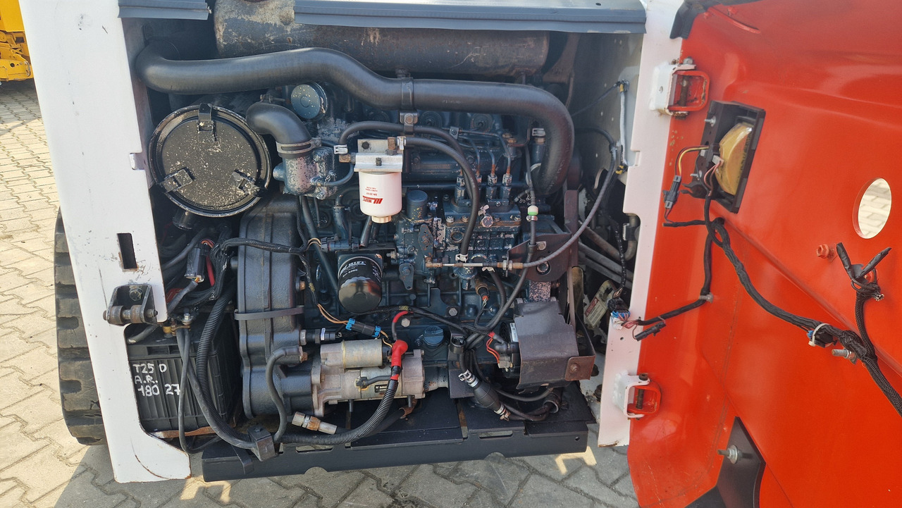 Гусеничный мини-погрузчик BOBCAT T 250: фото 8