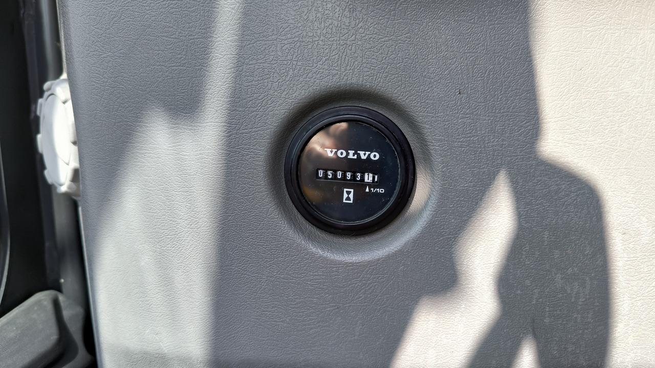 Гусеничный экскаватор VOLVO ECR 88 D: фото 17