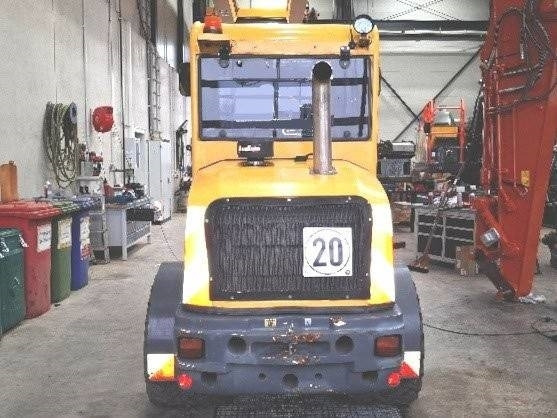 Eurotrac W13 - Мини-погрузчик с бортовым поворотом: фото 4 Eurotrac W13 - Мини-погрузчик с бортовым поворотом: фото 4