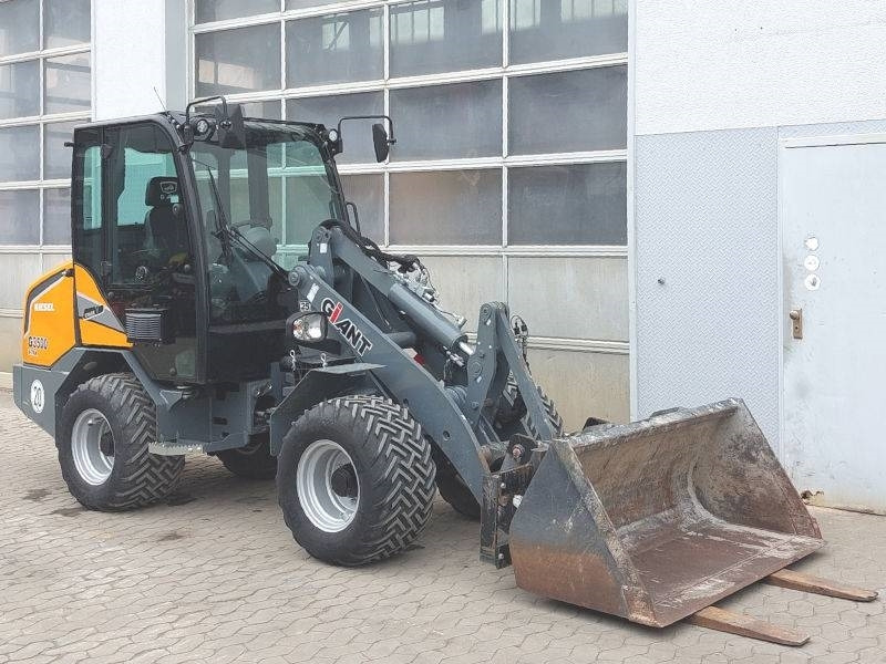 Giant G 3500 X-Tra - Мини-погрузчик с бортовым поворотом: фото 4 Giant G 3500 X-Tra - Мини-погрузчик с бортовым поворотом: фото 4
