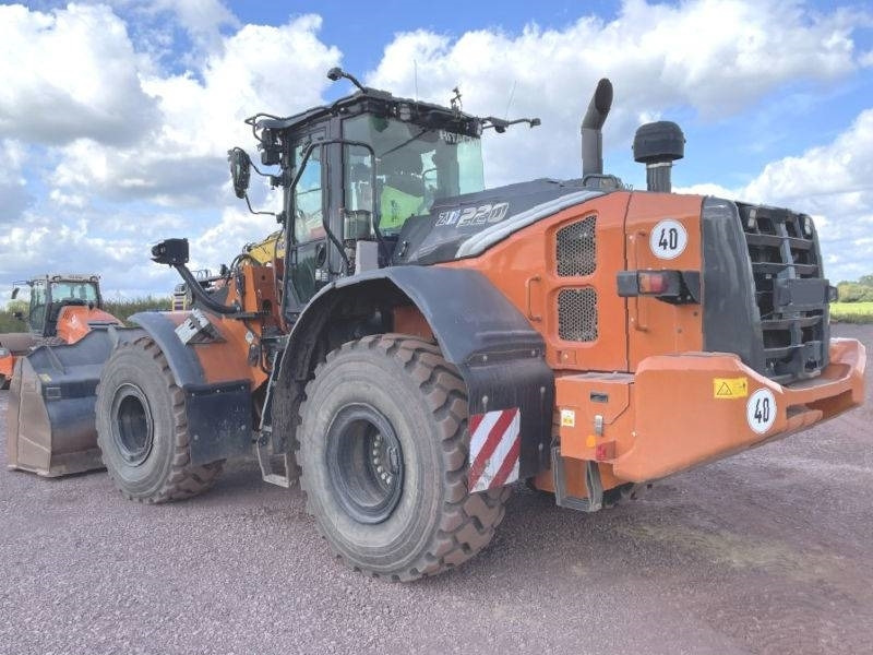 Hitachi ZW 220-7 - Колёсный погрузчик: фото 3 Hitachi ZW 220-7 - Колёсный погрузчик: фото 3