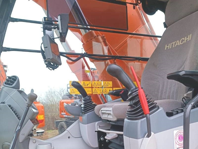 Гусеничный экскаватор Hitachi ZX 210 LC-6 Teledipper: фото 8