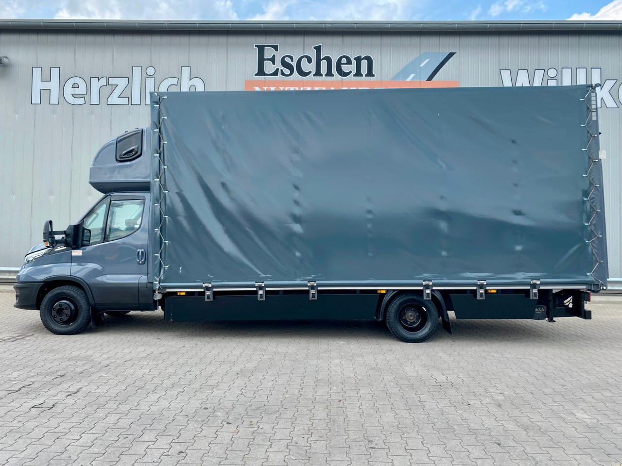 Iveco Daily Hi-Matic 70 C 21 Topsleeper | LBW 1,00to. - Тентованный фургон: фото 2 Iveco Daily Hi-Matic 70 C 21 Topsleeper | LBW 1,00to. - Тентованный фургон: фото 2