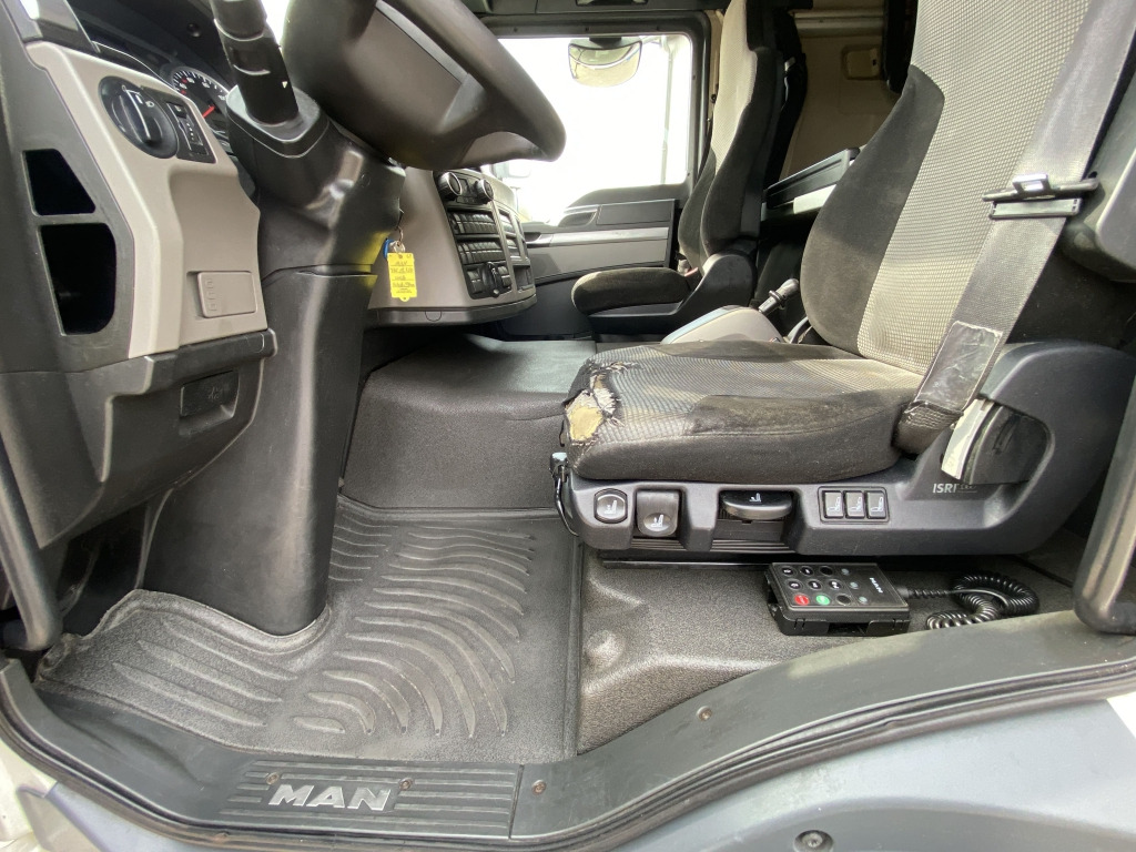 MAN TGL 12.250 4x2 BL - Тентованный грузовик: фото 4 MAN TGL 12.250 4x2 BL - Тентованный грузовик: фото 4