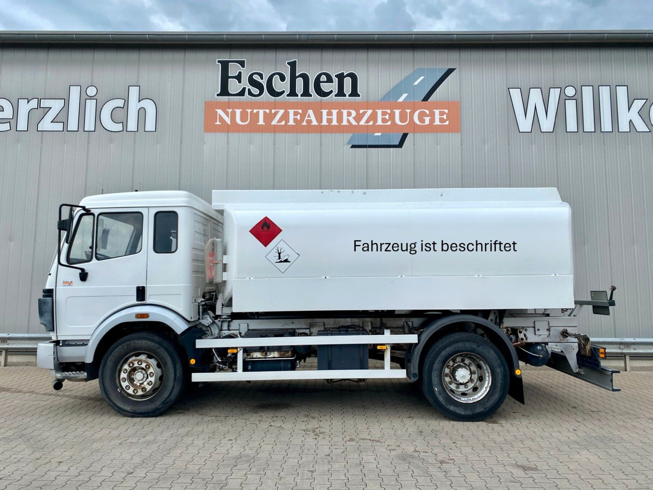Mercedes-Benz 1820 SK | Speier A3*2x Kammern*13.700ltr*Navi - Грузовик-цистерна: фото 2 Mercedes-Benz 1820 SK | Speier A3*2x Kammern*13.700ltr*Navi - Грузовик-цистерна: фото 2
