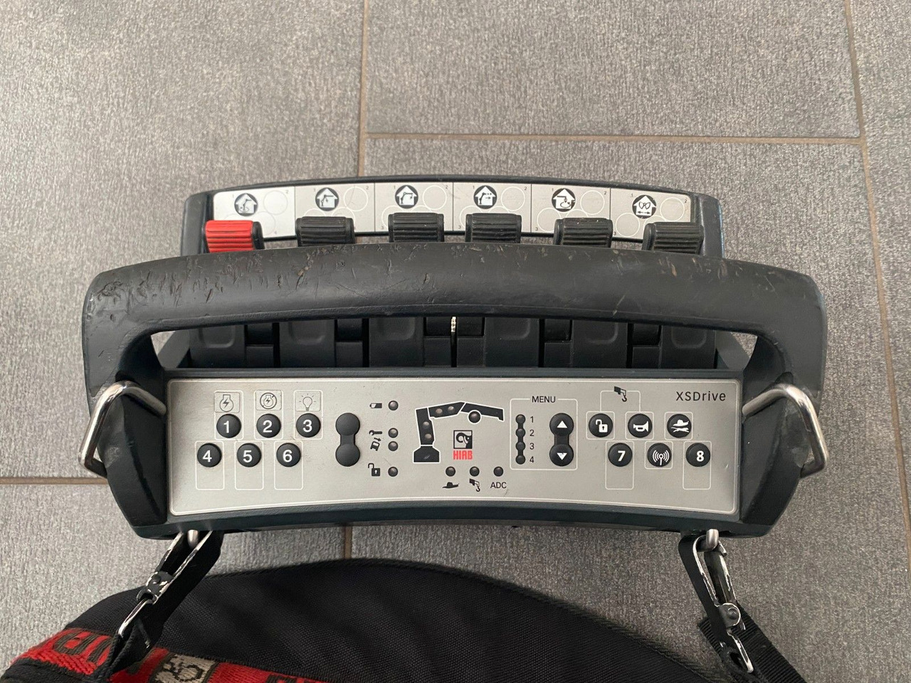 Грузовик бортовой/ Платформа, Автоманипулятор Mercedes-Benz Antos 2533 6x2 | X-HIDUO 188/ES-3*AHK*5+6.Kreis: фото 12