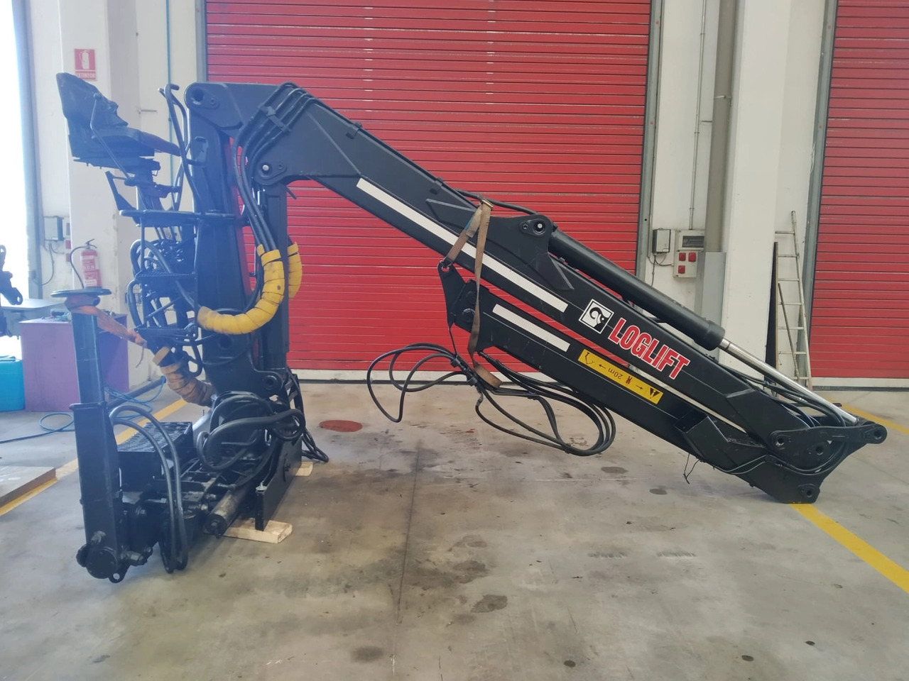 Grúa LOGLIFT 120S79R - Кран-манипулятор для Грузовиков: фото 1 Grúa LOGLIFT 120S79R - Кран-манипулятор для Грузовиков: фото 1