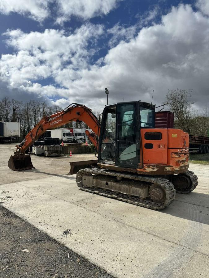 Hitachi ZX85USB-5A - Гусеничный экскаватор: фото 2 Hitachi ZX85USB-5A - Гусеничный экскаватор: фото 2