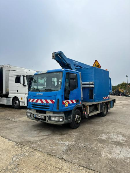 Iveco Eurocargo 100E19 - Грузовик с подъемником: фото 1 Iveco Eurocargo 100E19 - Грузовик с подъемником: фото 1