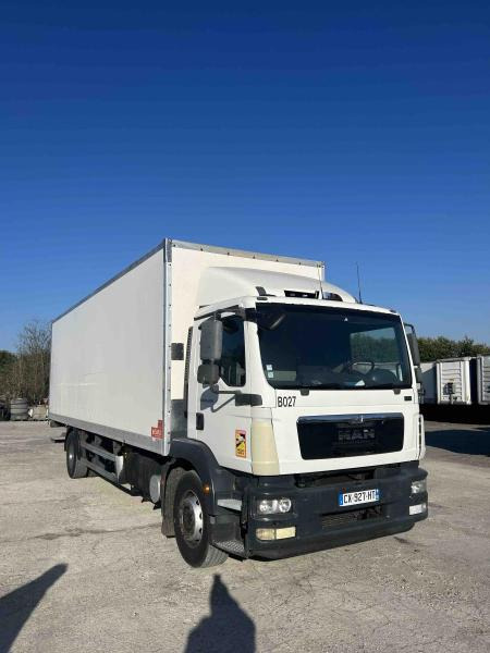 MAN TGM 18.250 - Грузовик с закрытым кузовом: фото 1 MAN TGM 18.250 - Грузовик с закрытым кузовом: фото 1