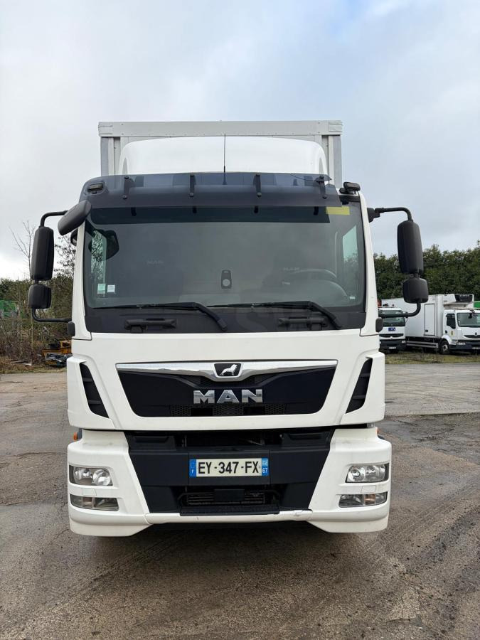 MAN TGM 26.320 - Тентованный грузовик: фото 2 MAN TGM 26.320 - Тентованный грузовик: фото 2