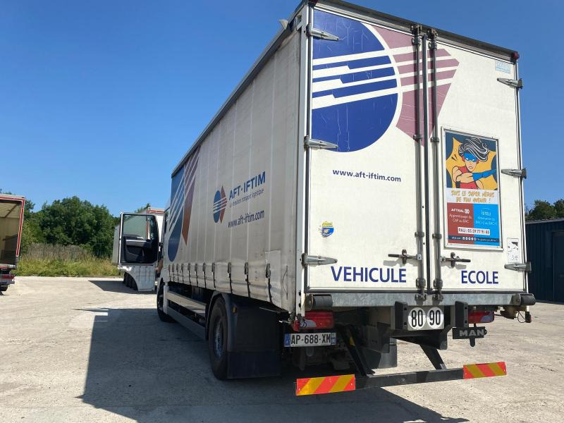 MAN TGX 18.360 - Тентованный грузовик: фото 3 MAN TGX 18.360 - Тентованный грузовик: фото 3