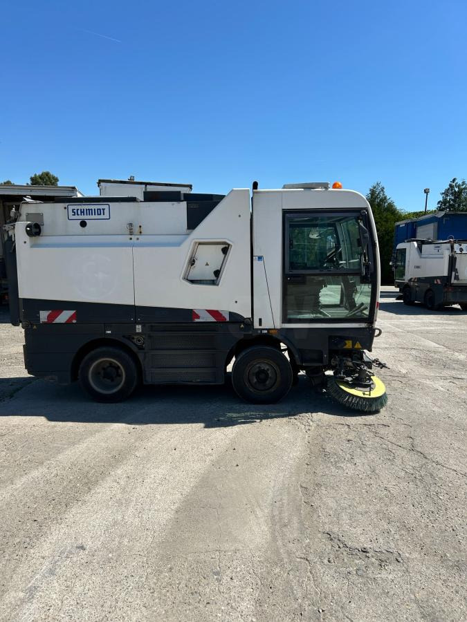 Schmidt Clingo 500 Compact 400 - Подметально-уборочная машина: фото 1 Schmidt Clingo 500 Compact 400 - Подметально-уборочная машина: фото 1