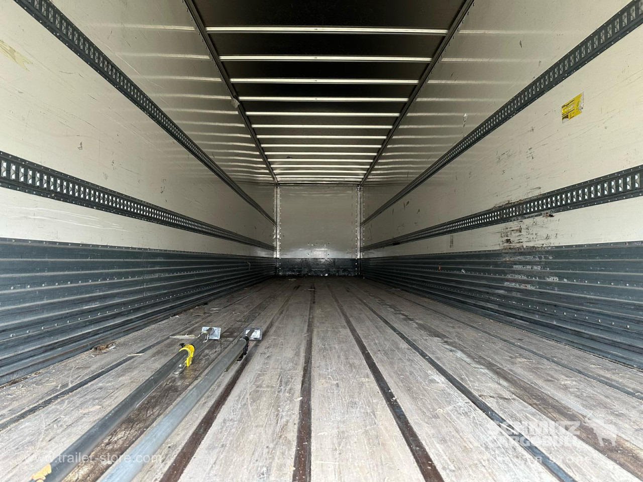 Полуприцеп-фургон FRUEHAUF Dryfreight Standard Roller shutter door: фото 6 Полуприцеп-фургон FRUEHAUF Dryfreight Standard Roller shutter door: фото 6