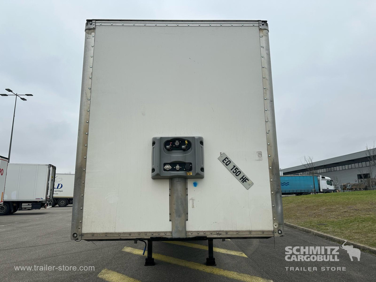 Полуприцеп-фургон FRUEHAUF Dryfreight Standard Roller shutter door: фото 9 Полуприцеп-фургон FRUEHAUF Dryfreight Standard Roller shutter door: фото 9