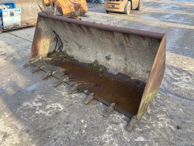 Case 580 - Ковш для погрузчика: фото 1 Case 580 - Ковш для погрузчика: фото 1