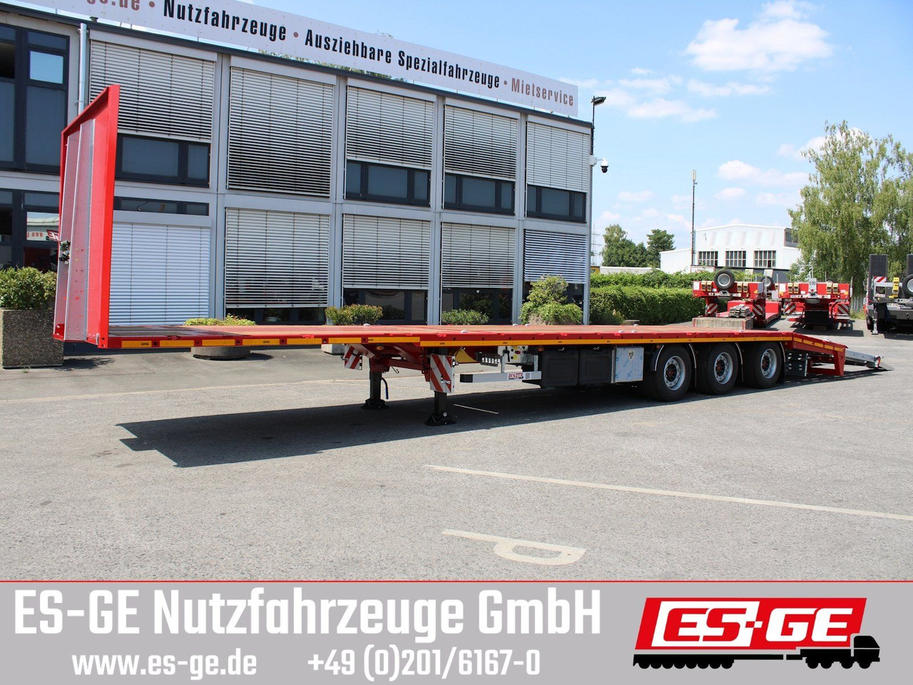 ES-GE 3-Achs Megatrailer, hydr. Heckabsenkung - Полуприцеп бортовой/ Платформа: фото 2 ES-GE 3-Achs Megatrailer, hydr. Heckabsenkung - Полуприцеп бортовой/ Платформа: фото 2
