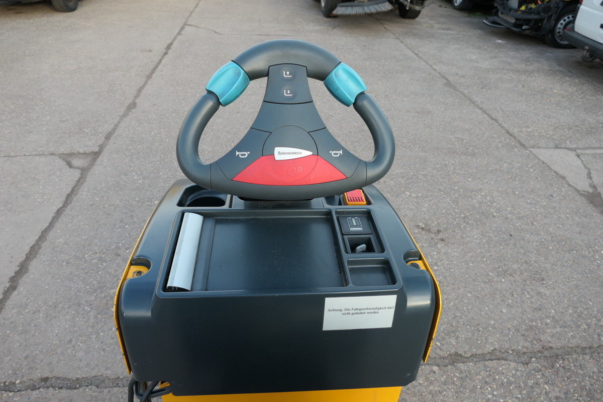 JUNGHEINRICH EZS 130 Schlepper Batterie 06/2021 - Другая техника: фото 5 JUNGHEINRICH EZS 130 Schlepper Batterie 06/2021 - Другая техника: фото 5