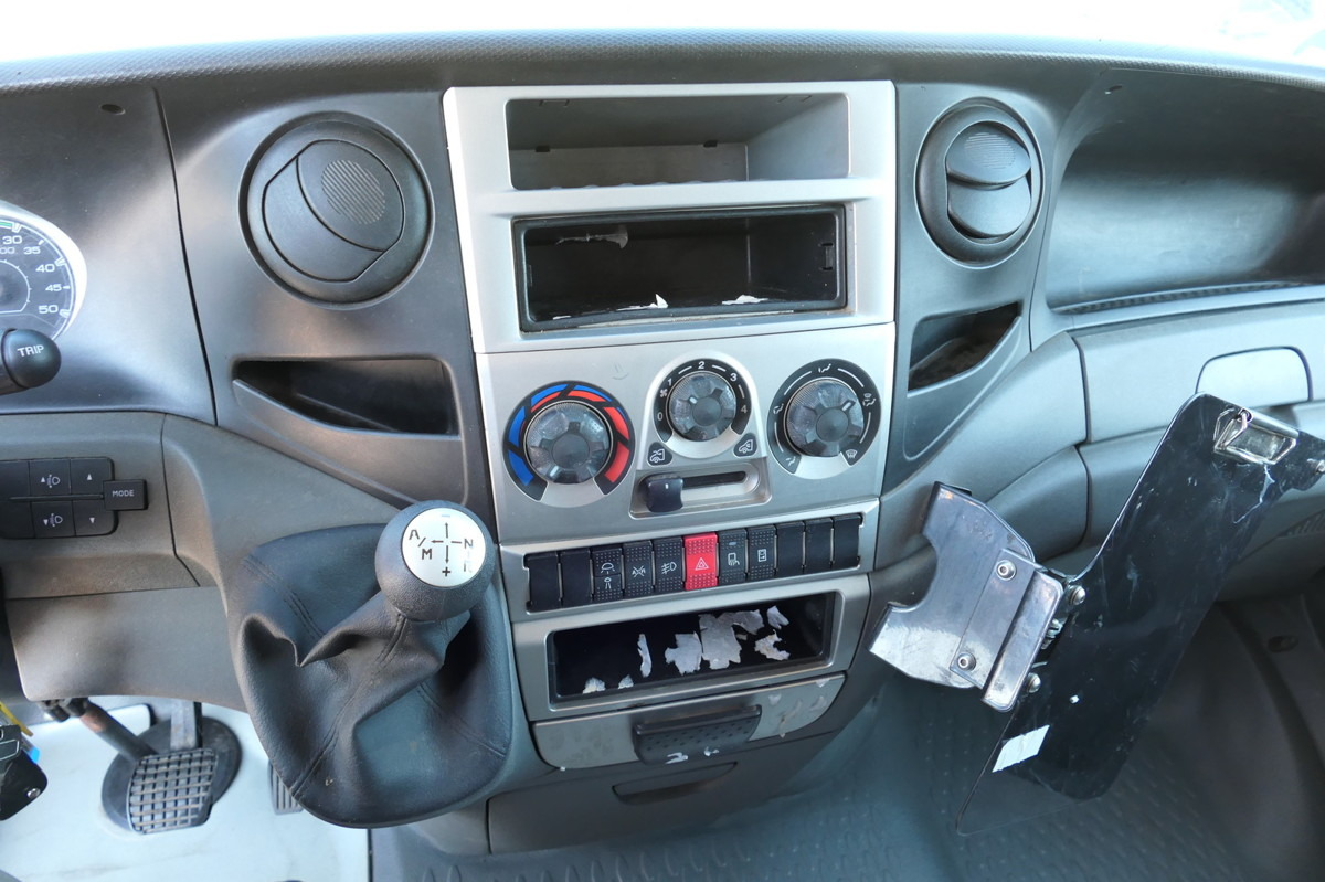 Фургон с закрытым кузовом IVECO Daily 35 S11 C30C AUTOMATIK KAMERA MAXI Regale D: фото 11 Фургон с закрытым кузовом IVECO Daily 35 S11 C30C AUTOMATIK KAMERA MAXI Regale D: фото 11