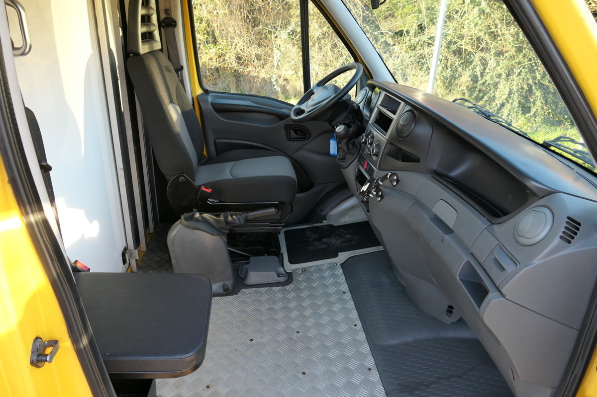 IVECO Daily 35 S11 C30C AUTOMATIK KAMERA Regale LUFT D - Фургон с закрытым кузовом: фото 5 IVECO Daily 35 S11 C30C AUTOMATIK KAMERA Regale LUFT D - Фургон с закрытым кузовом: фото 5