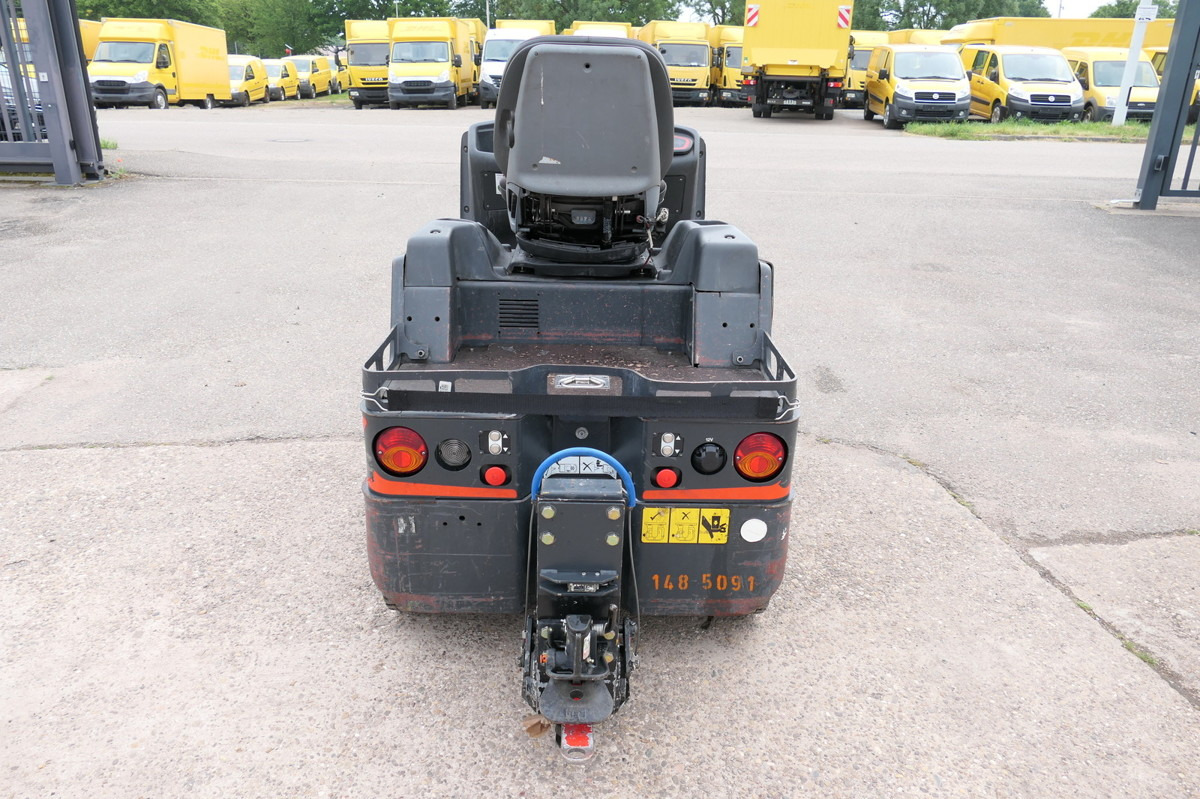LINDE P 60 Z Schlepper Batterie 10/2020 3-Rad - Складской тягач: фото 4 LINDE P 60 Z Schlepper Batterie 10/2020 3-Rad - Складской тягач: фото 4