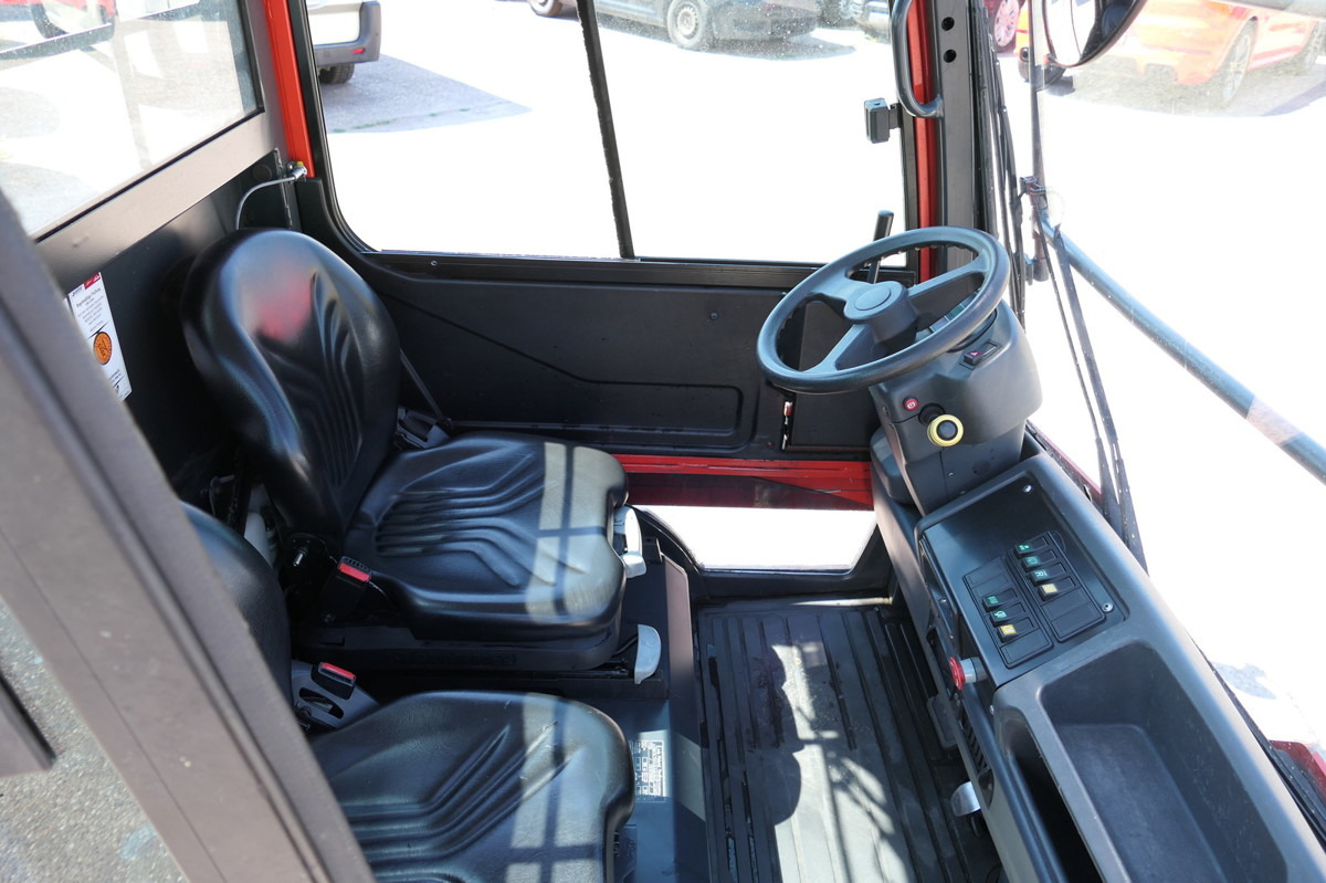 LINDE P250 Schlepper AHK Batterie 24/2021 Schiebetüren - Складской тягач: фото 5 LINDE P250 Schlepper AHK Batterie 24/2021 Schiebetüren - Складской тягач: фото 5