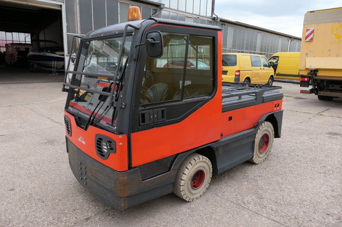 LINDE P250 Schlepper AHK Batterie 24/2021 Schiebetüren - Складской тягач: фото 1 LINDE P250 Schlepper AHK Batterie 24/2021 Schiebetüren - Складской тягач: фото 1