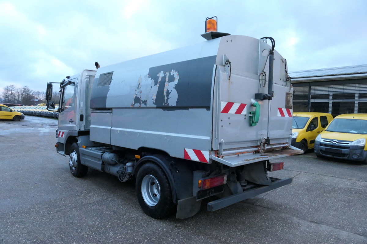 Подметально-уборочная машина MERCEDES-BENZ Atego 1018 Rechtslenker Schmidt SK 500 R Rückfah: фото 6