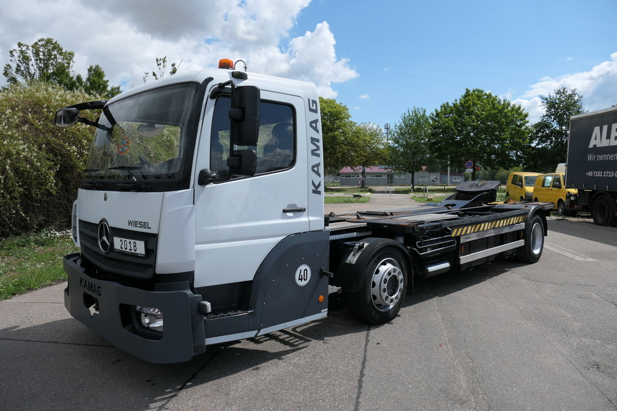 MERCEDES-BENZ Kamag Wiesel WBH 25 Wiesel Umsetzfahrzeug - Грузовик-контейнеровоз/ Сменный кузов: фото 1 MERCEDES-BENZ Kamag Wiesel WBH 25 Wiesel Umsetzfahrzeug - Грузовик-контейнеровоз/ Сменный кузов: фото 1