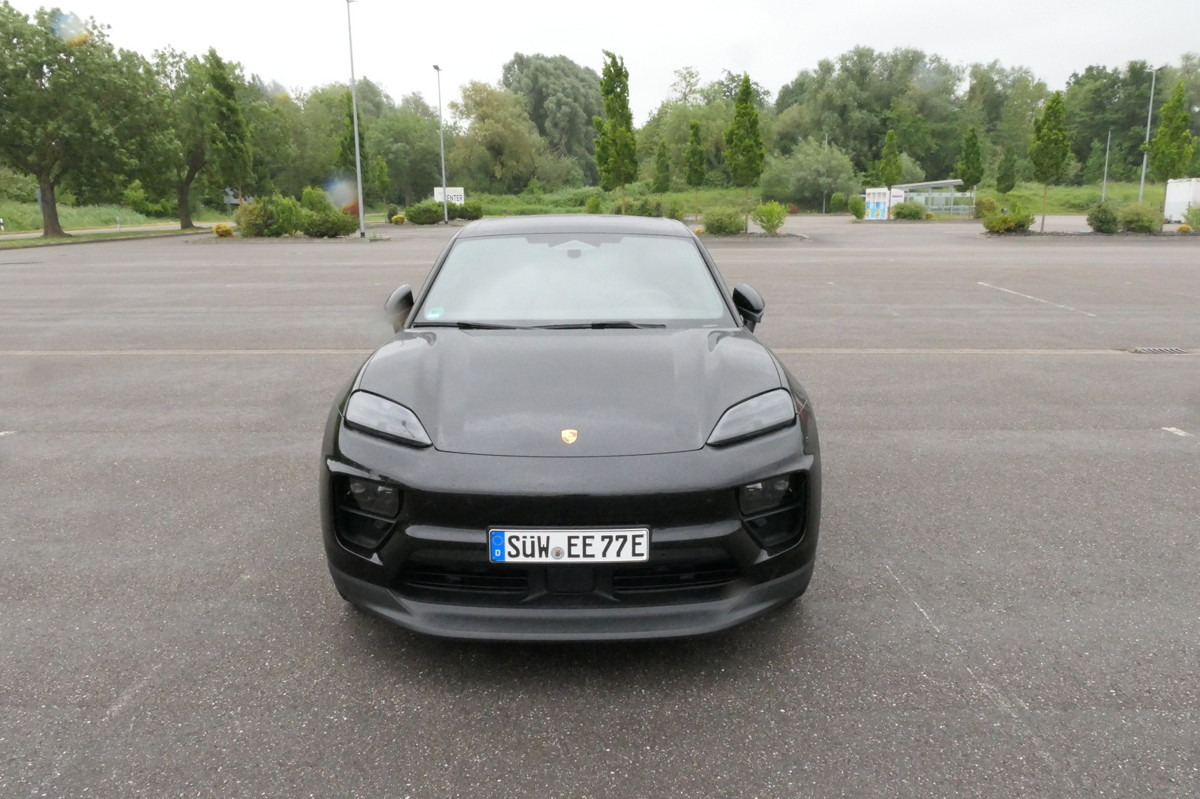 PORSCHE Macan 4 Electric - Bose Soundsystem Kombilimousi - Внедорожник: фото 3 PORSCHE Macan 4 Electric - Bose Soundsystem Kombilimousi - Внедорожник: фото 3