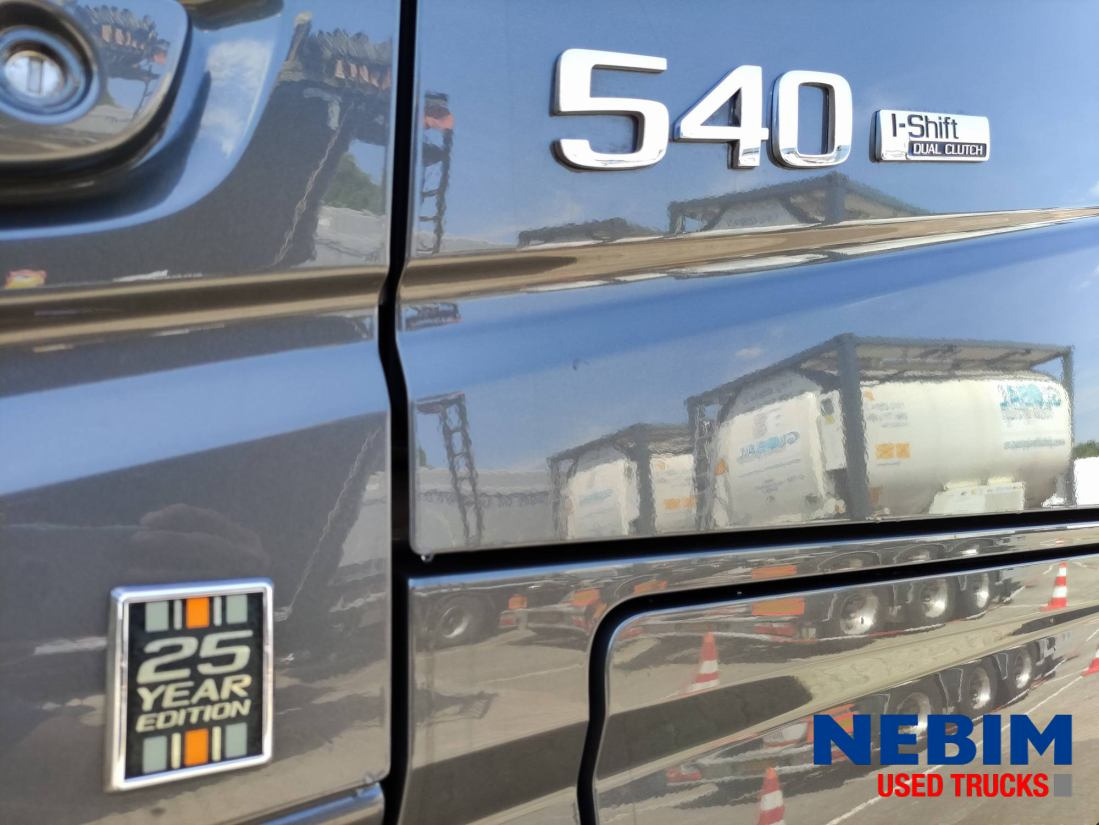 Volvo FH 540 25th Anniversary ED - Dual Clutch / Dynamic Steering / I-park Cool - Тягач: фото 5 Volvo FH 540 25th Anniversary ED - Dual Clutch / Dynamic Steering / I-park Cool - Тягач: фото 5
