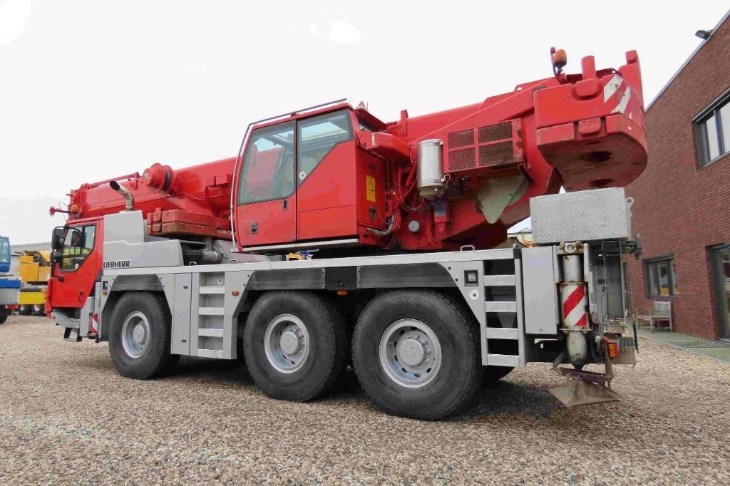 Liebherr LTM 1055-3.2 - Вседорожный кран: фото 4 Liebherr LTM 1055-3.2 - Вседорожный кран: фото 4