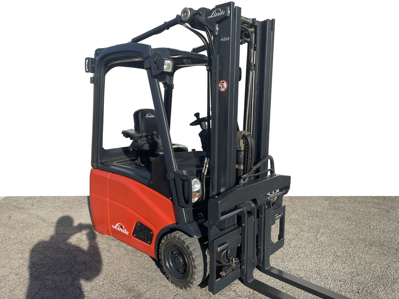 LINDE E 16 C-01 (batt. 2017) - Электропогрузчик: фото 1 LINDE E 16 C-01 (batt. 2017) - Электропогрузчик: фото 1